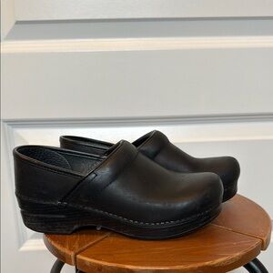 Dansko Black Leather Clogs EU 37